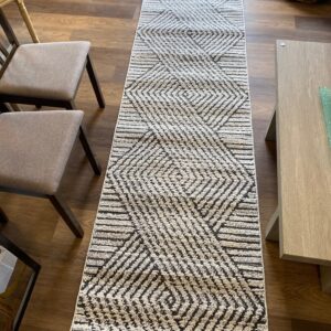 Loloi 11 Fabian Charcoal/Ivory Runner. 2'7x10'