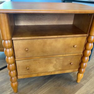 Arifah Transitional Spindle Style Solid Wood End Table. 27x17x28"H